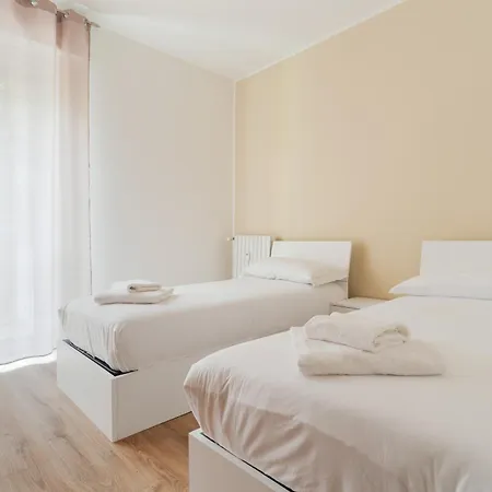 Guesthost - Cozy Balcony Flat Comasina Mm3 Appartement