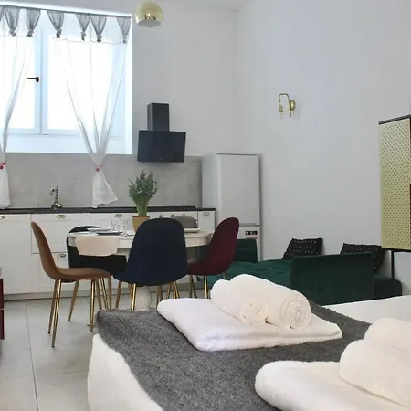 Ample 2-br Space 1 Min To Romolo M2 Μιλάνο