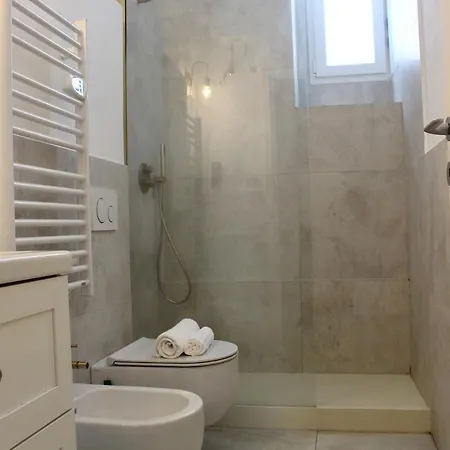 Ample 2-br Space 1 Min To Romolo M2 Apartament *