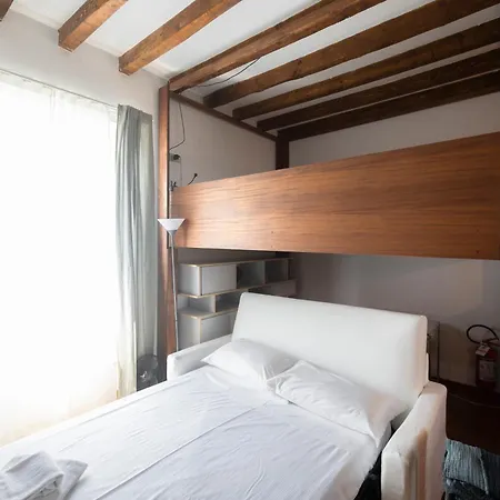 Διαμέρισμα Elegant Navigli View Loft *