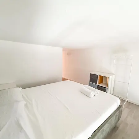 Accogliente Loft Su Due Livelli A - Metro M1 Διαμέρισμα