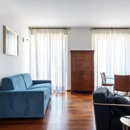 Salasco 40 - Trilocale In Porta Romana Con Garage * Milánó