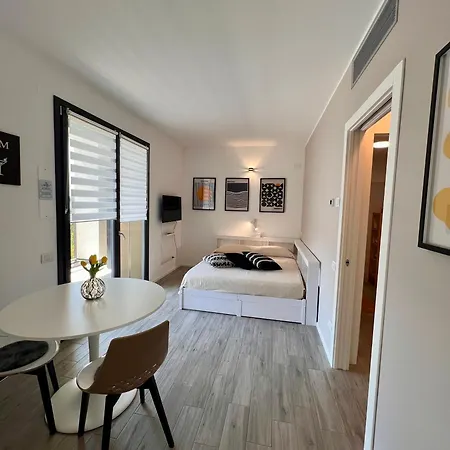 Casa Tirana 24 - A 15 Minuti Dal Centro Di - Collegamento Diretto Con Aeroporto Di Linate * Milano
