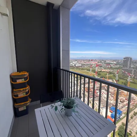 Skyline - A 22nd-floor *