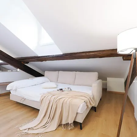 Contempora - Charming Mansarda - Porta Venezia & Buenos Aires