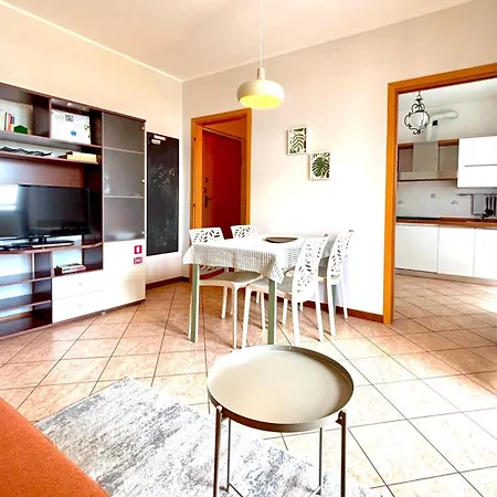 Free Garage, Cozy With Terrace Apartamento Milão
