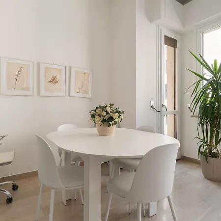 Guesthost - Cozy Balcony X6 Guastalla