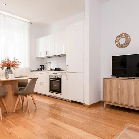 Design District Elegant Duomo Apartman