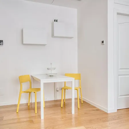 1-br Flat In Porta Romana - Duomo 6 Min M3 * Milão