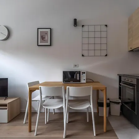 Hotiday Frattini Apartamento Milão