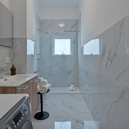 -gorgeous 2bedroom Near The Duomo-6 Pax-keyhost