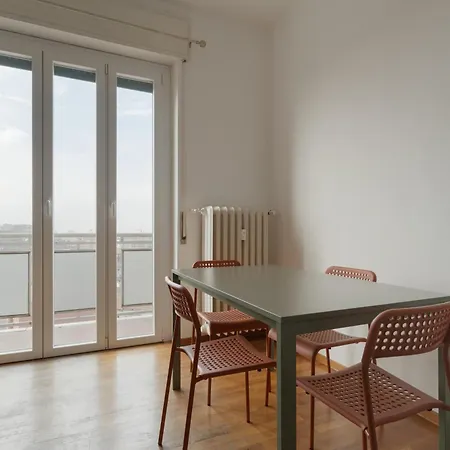 Guesthost - Comfy Balcony Flat Affori Mm3 ميلان