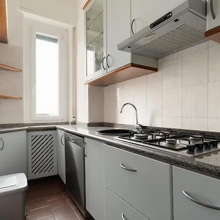 Guesthost - Comfy Balcony Flat Affori Mm3 شقة