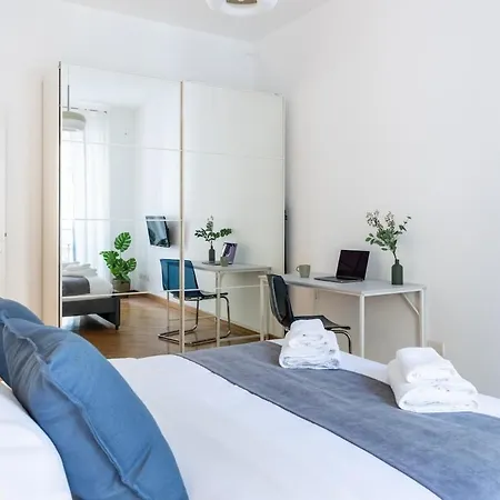 Duomo 15 Min Walk - Historic Center - 2 Bedrooms With Terrace