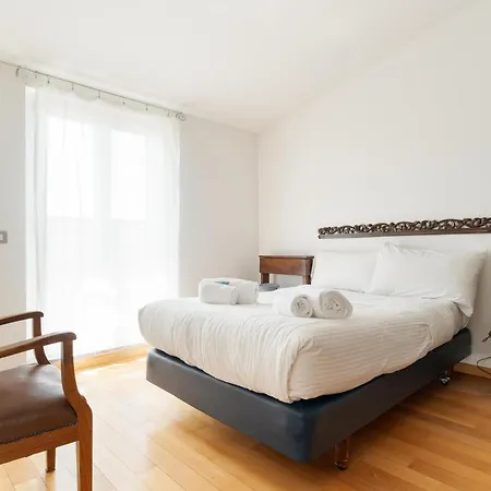 Apartman Porta Romana - Ampio E Luminoso Quadrilocale *