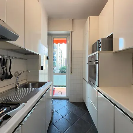 Appartement A 5-minute Walk From Lambrate Station *
