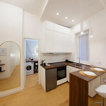Appartement Ego House Moscova A 10 Minuti Dal Duomo, Milaan