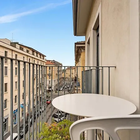 Ri24 Bright Two-room With A Cozy Balcony Appartamento Milano