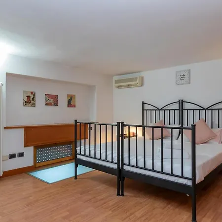Διαμέρισμα Xenia - 4 In Via Zamenhof 21 *