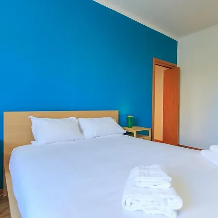 Xenia - 2 In Viale Suzzani 88 Milano
