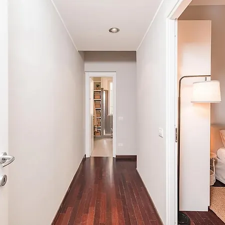 In The Heart Of Milan, Just A Short Walk From The Duomo! شقة ميلان