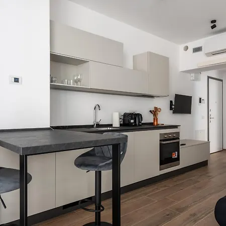 Via Compagnoni 12 - Monolocale Smart Per 2 *
