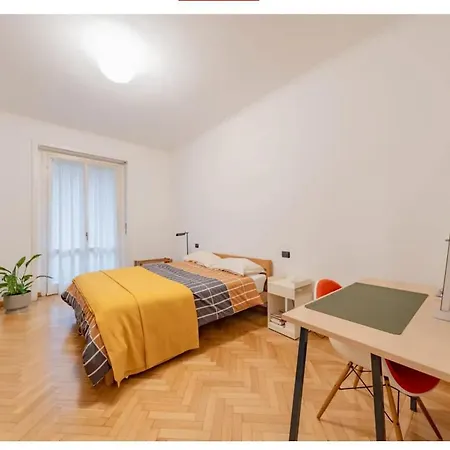 Accogliente In Zona Corso Buenos Aires Apartamento