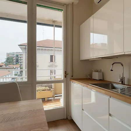 Guesthost - Cozy Balcony Flat Affori Mm3 Lejlighed *