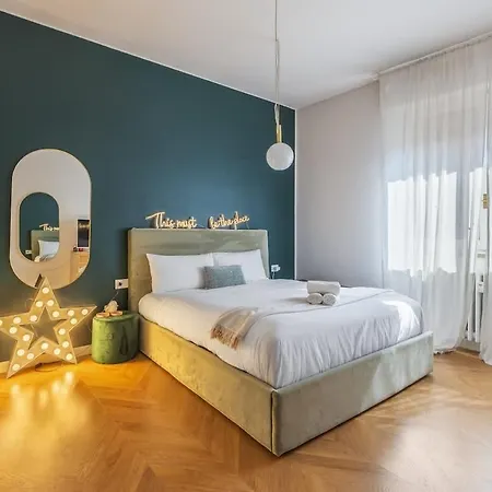 Jungle Hideaway - 2 Min To Metro For Duomo شقة