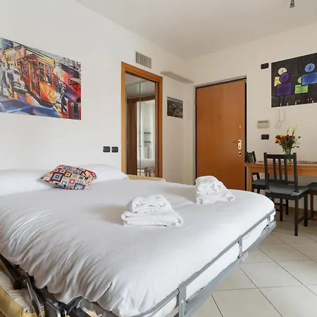 Apartamento Guesthost - Casa 14 - Certosa Terrace Flat X4