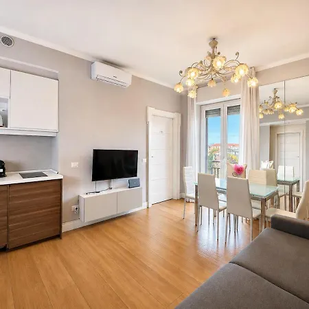 Two Bedroom With Views In Porta Venezia Milão