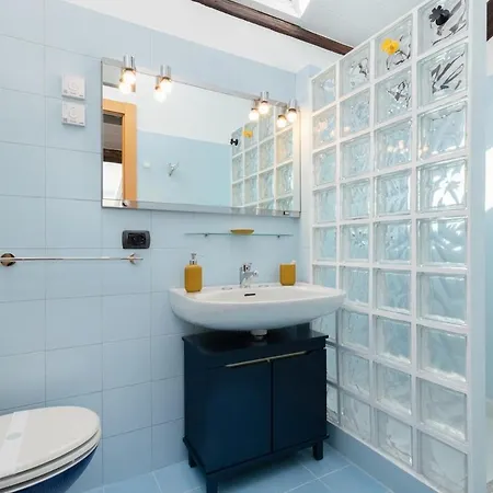 Apartamento Elegant Attic Loft W Privateterrace Ac & Fast Wifi *