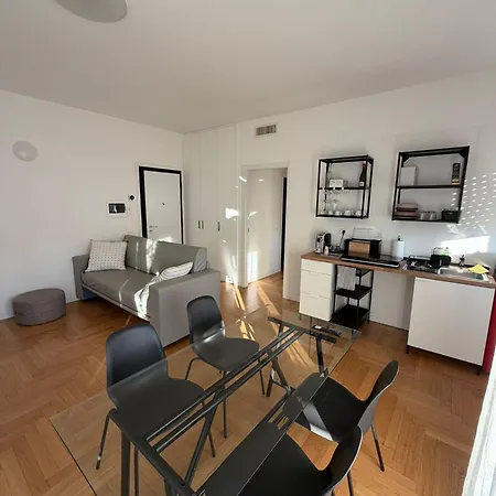 Trilocale Moderno Con Terrazzo E Parcheggio Appartement Milan
