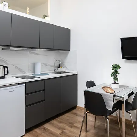 Emerald House - Station 700m Apartamento *