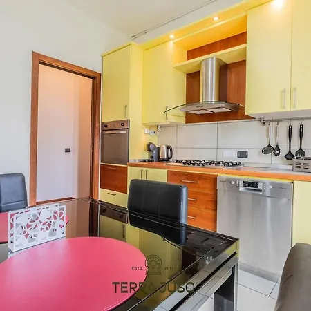 Lilly's Pad In San Siro *