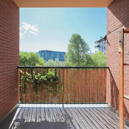 Garage Included, Bright With Terrace شقة