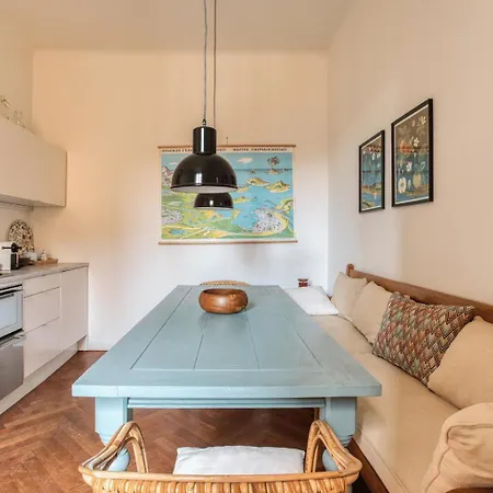 Brera Charming House - Elegant Flat With Balcony And Courtyard View شقة ميلان