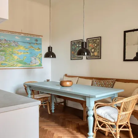 Brera Charming House - Elegant Flat With Balcony And Courtyard View *