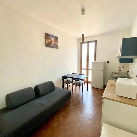 10 Minutes From The Cathedral- Metro 100 Meters Away Appartamento