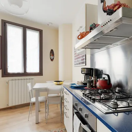 Guesthost - Comfy Terrace Flat Nolo & Pasteur Mm1