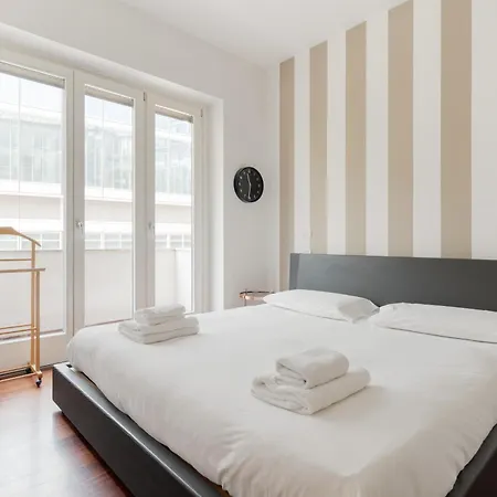 Guesthost - Bright Balcony Flat X4 Gioia Mm2 ميلان