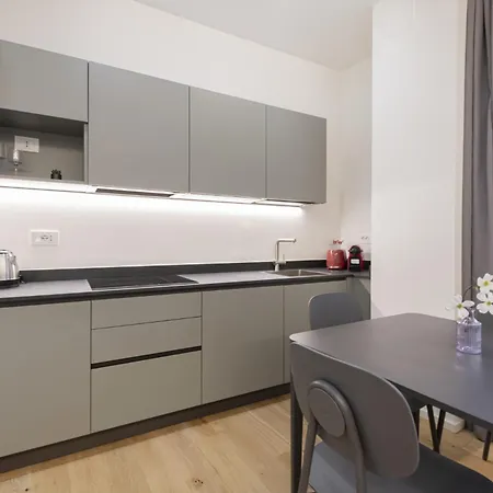 Easylife - - Mora 13 - Navigli *
