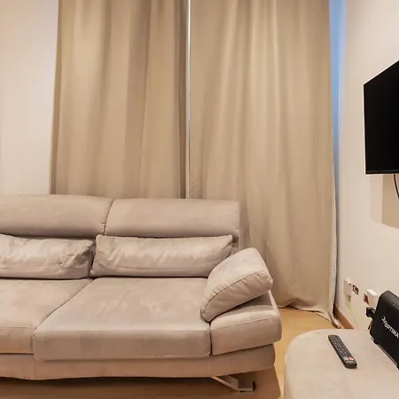 Guesthost - Stylish Flat X2 Casoretto ميلان