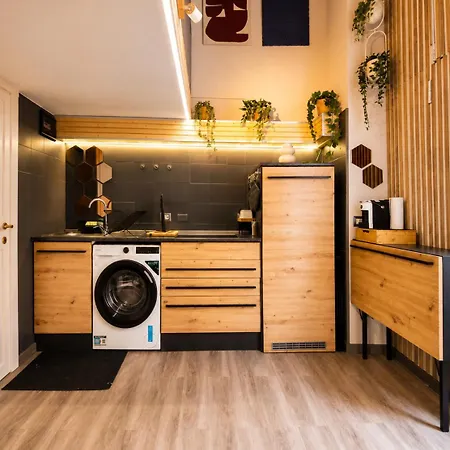 Zona Navigli Design Loft , Proiettore Schermo 80