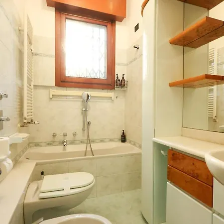 The Urban Nest One-bedroom Near M1 Appartement *