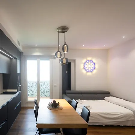 Апартаменты Elegant Designer In The Monumental Area *