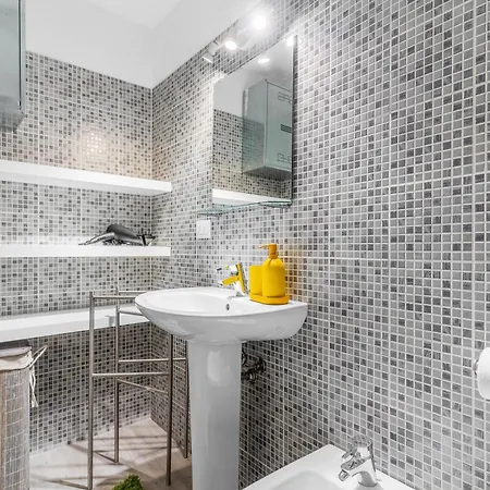 Loft Moderno - Metro M1 - Duomo 15 Min