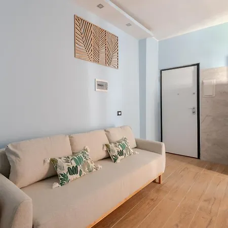 Appartement Quiet & Modern - Near Metro, 15 Min To Duomo Milaan