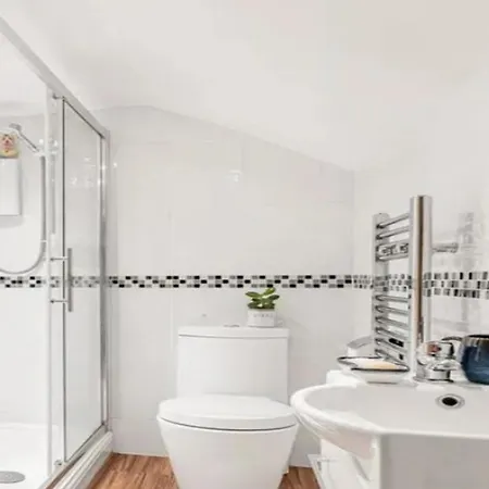 Vialaurasolera Luxcentralapt * Milánó