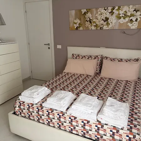 Bilo Con Terrazzo Certosa 34 شقة *
